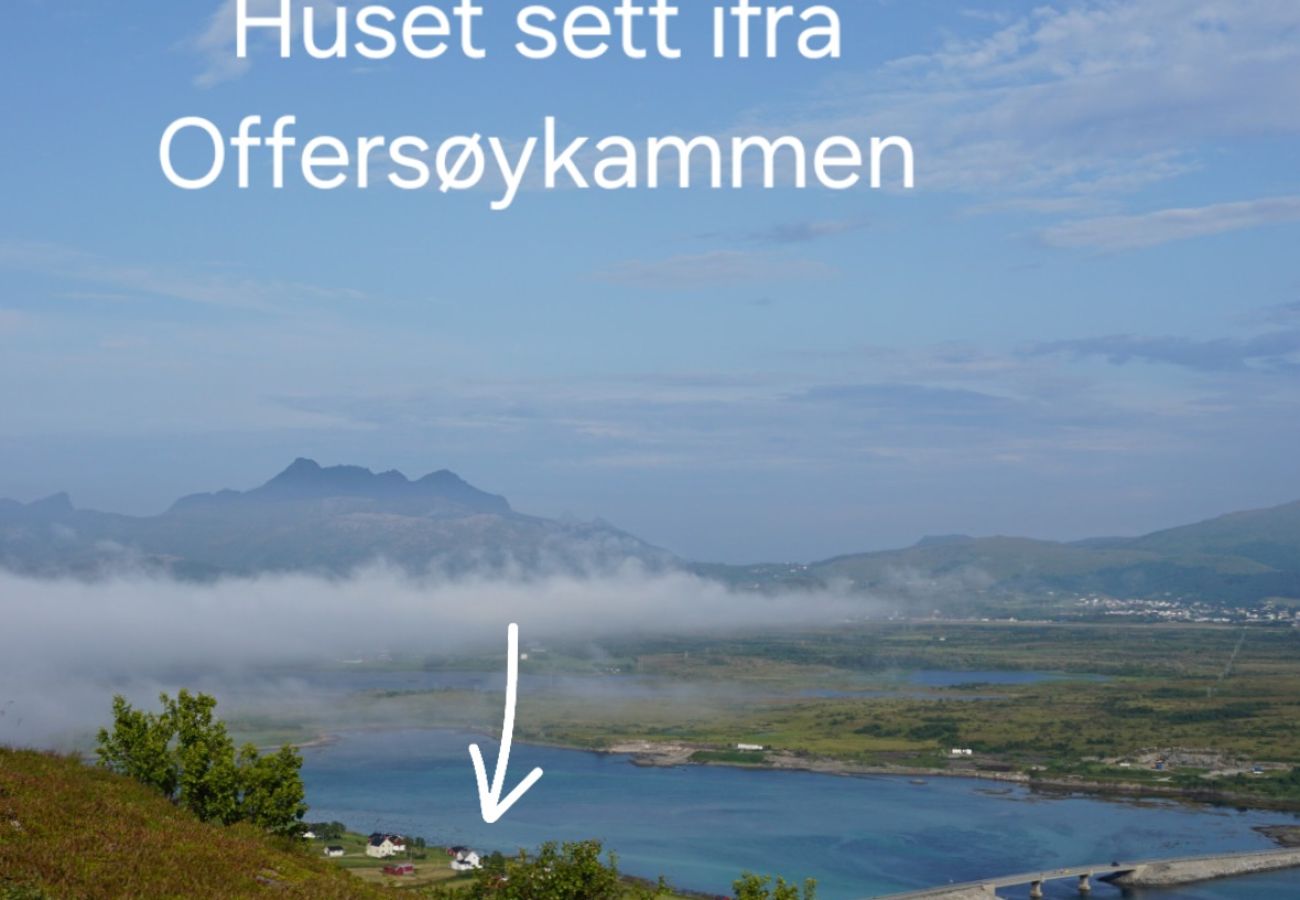 Hytte i Vestvågøy - Feriehus ved sjøen, Lofoten