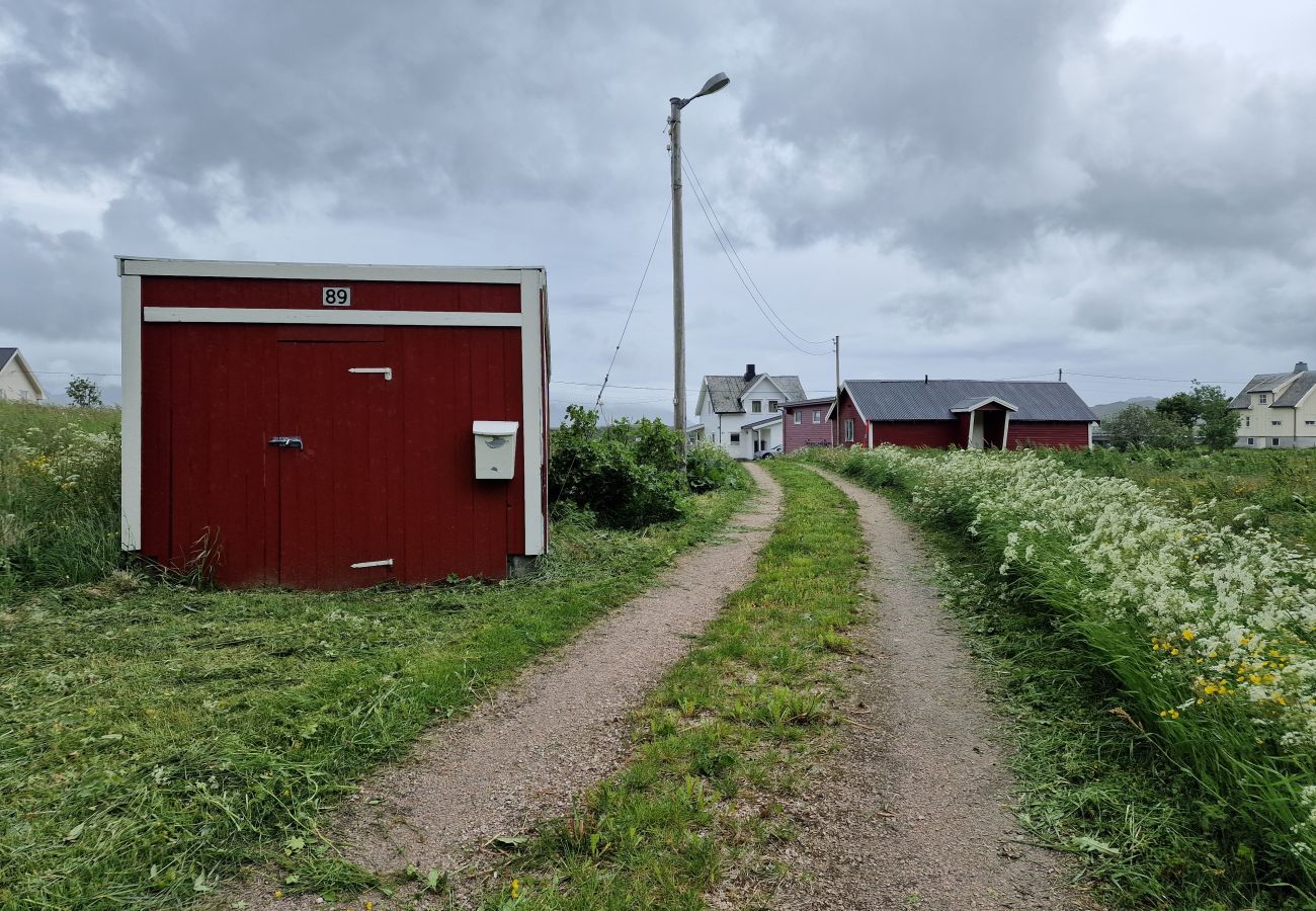 Hytte i Vestvågøy - Feriehus ved sjøen, Lofoten